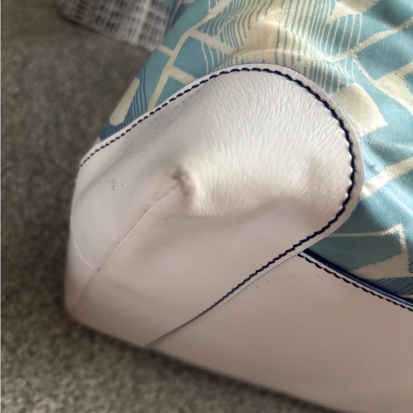 !!SOLD!! FENDI Calfskin Canvas Basket Sea Medium Tote White Blue - Picture 5 of 16